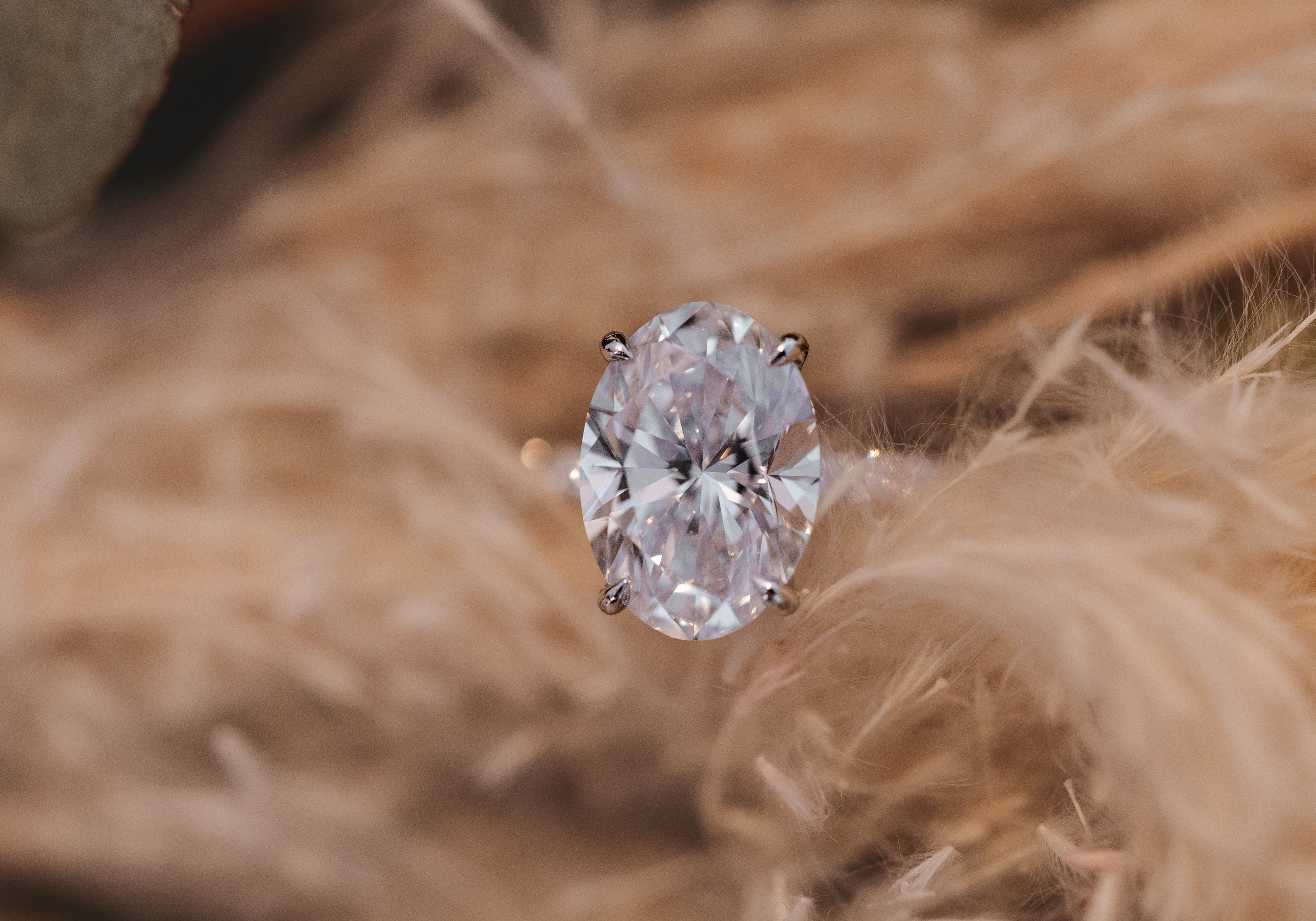 How to Customize Your Perfect Engagement Ring with Vara